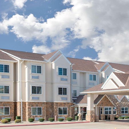 Microtel Inn & Suites By Wyndham Quincy Downtown - River Area Bagian luar foto