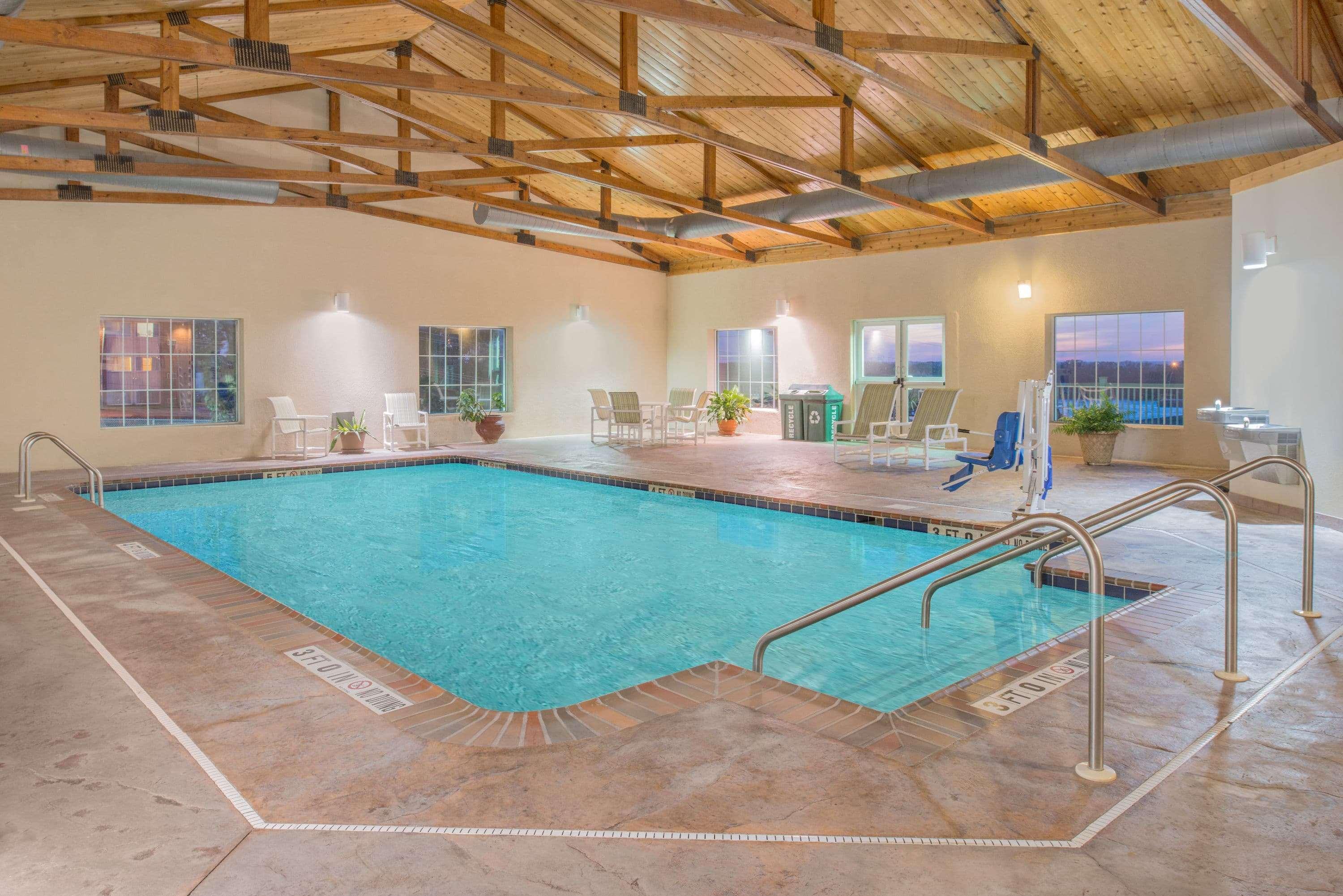 Microtel Inn & Suites By Wyndham Quincy Downtown - River Area Bagian luar foto
