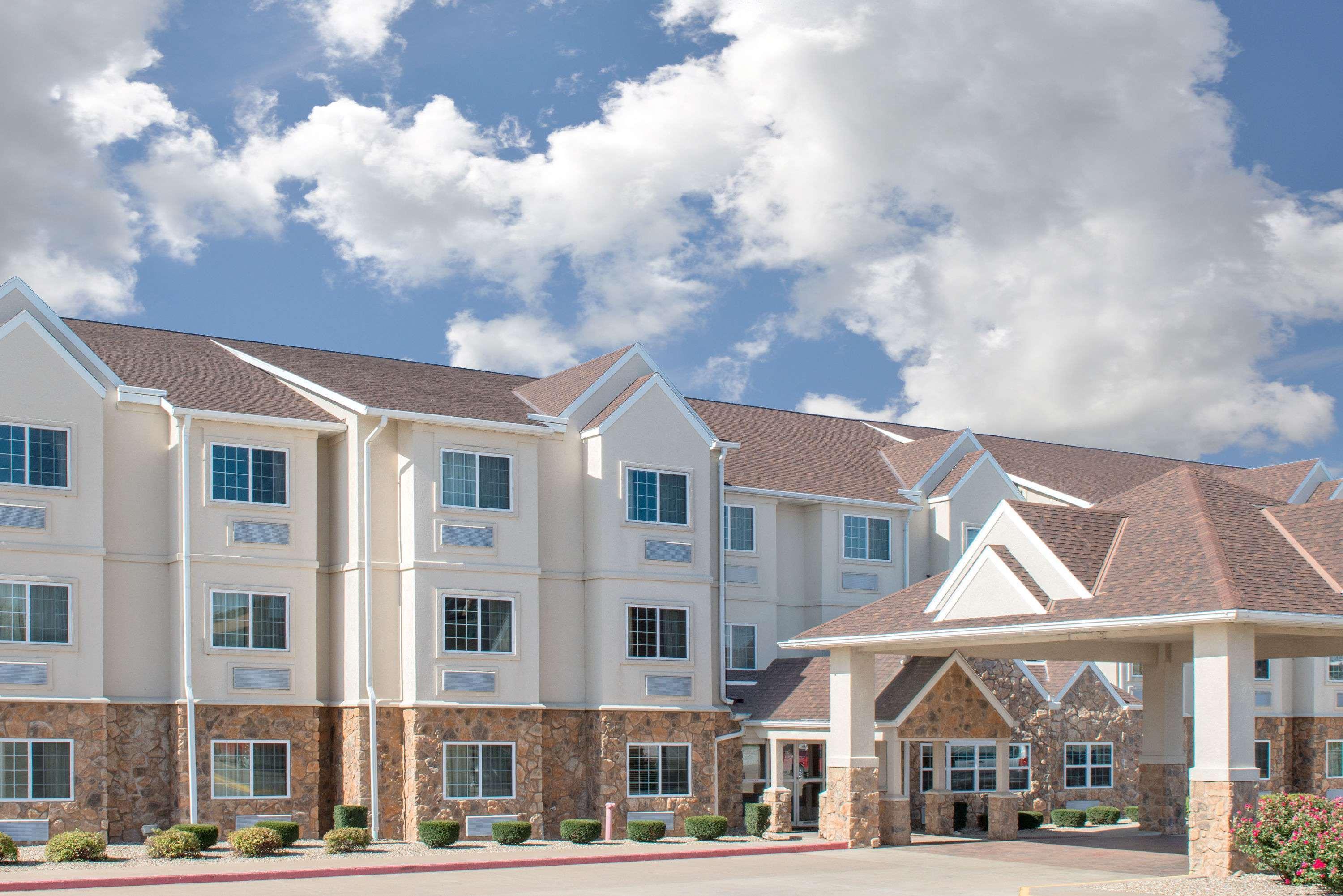 Microtel Inn & Suites By Wyndham Quincy Downtown - River Area Bagian luar foto