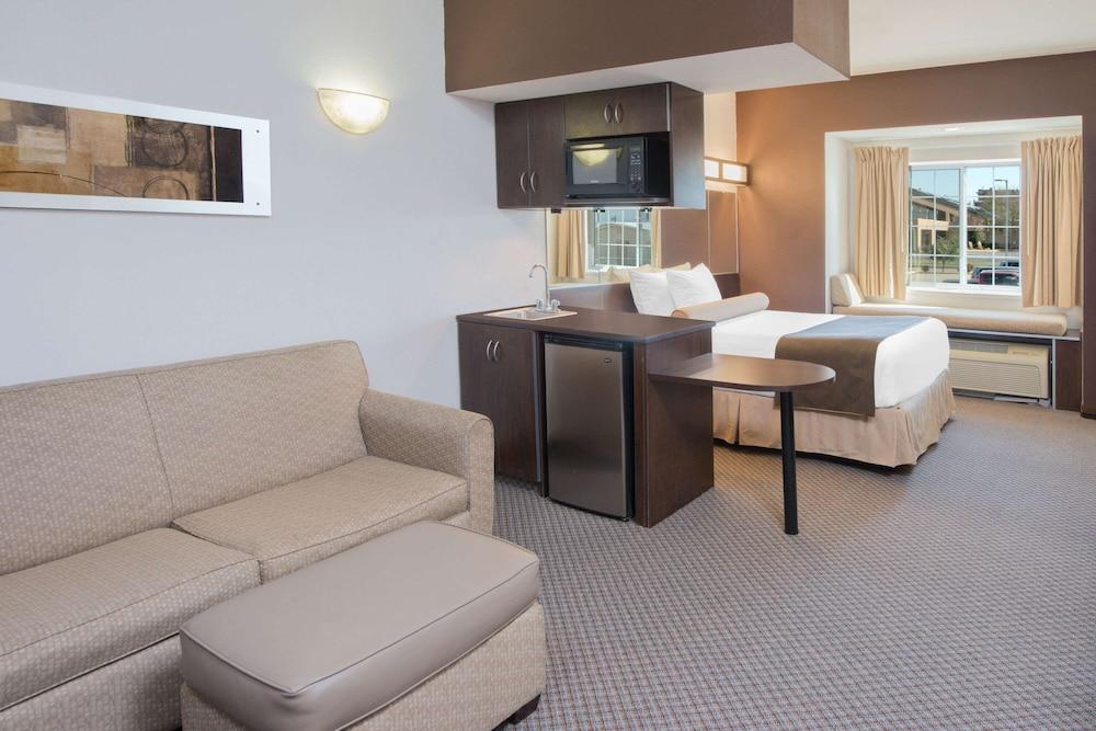 Microtel Inn & Suites By Wyndham Quincy Downtown - River Area Bagian luar foto