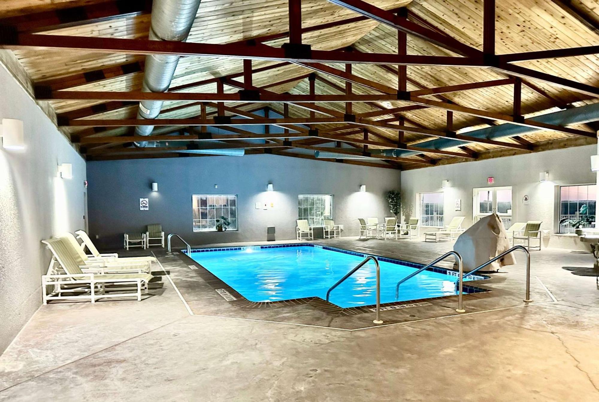 Microtel Inn & Suites By Wyndham Quincy Downtown - River Area Bagian luar foto