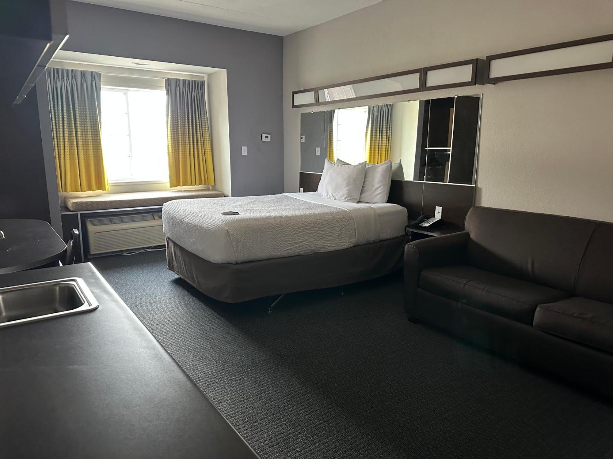 Microtel Inn & Suites By Wyndham Quincy Downtown - River Area Bagian luar foto