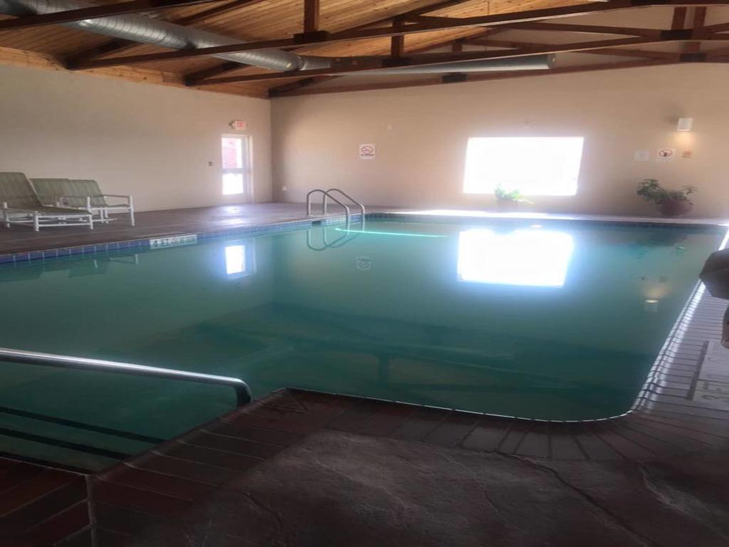 Microtel Inn & Suites By Wyndham Quincy Downtown - River Area Bagian luar foto