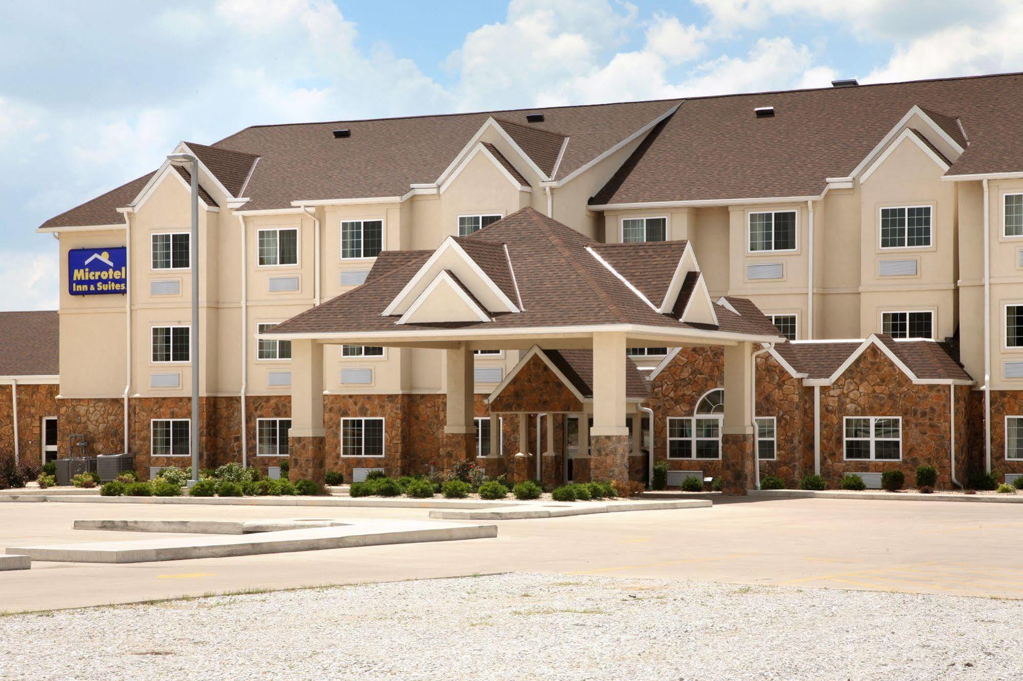 Microtel Inn & Suites By Wyndham Quincy Downtown - River Area Bagian luar foto